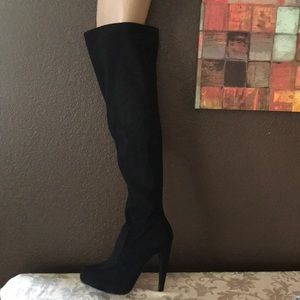 Just Fabulous Over the Knee Boots (7.5)